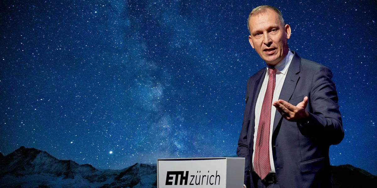 Thomas Zurbuchen ist ein schweizerisch-US-amerikanischer Astrophysiker. Im Sommer 2023 übernahm er als Professor für Weltraumwissenschaft und -technologie die Leitung von ETH Zürich Space. Er war von Oktober 2016 bis Ende 2022 Wissenschaftsdirektor der NASA. Und er ist Ustertagredner 2025. Thomas Zurbuchen ist ein schweizerisch-US-amerikanischer Astrophysiker. Im Sommer 2023 übernahm er als Professor für Weltraumwissenschaft und -technologie die Leitung von ETH Zürich Space. Er war von Oktober 2016 bis Ende 2022 Wissenschaftsdirektor der NASA. Und er ist Ustertagredner 2025.