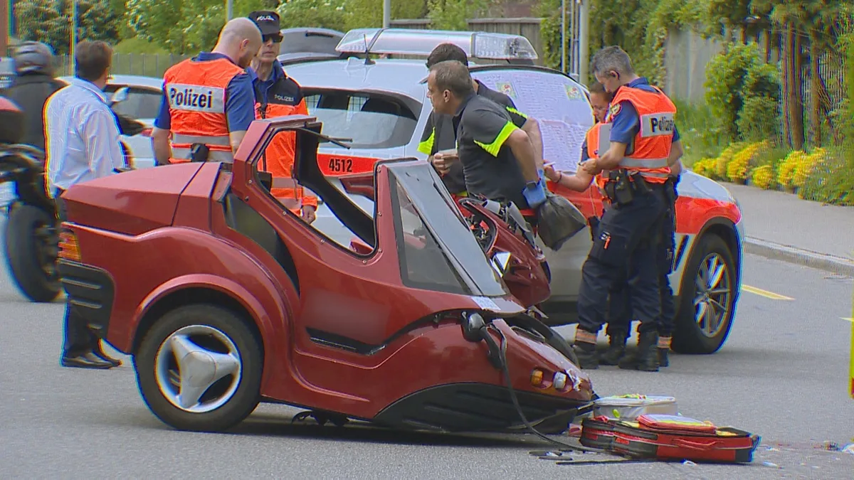 Rettungshelikopter und Krankenwagen brachten die Verletzten ins Spital. unfall love ride