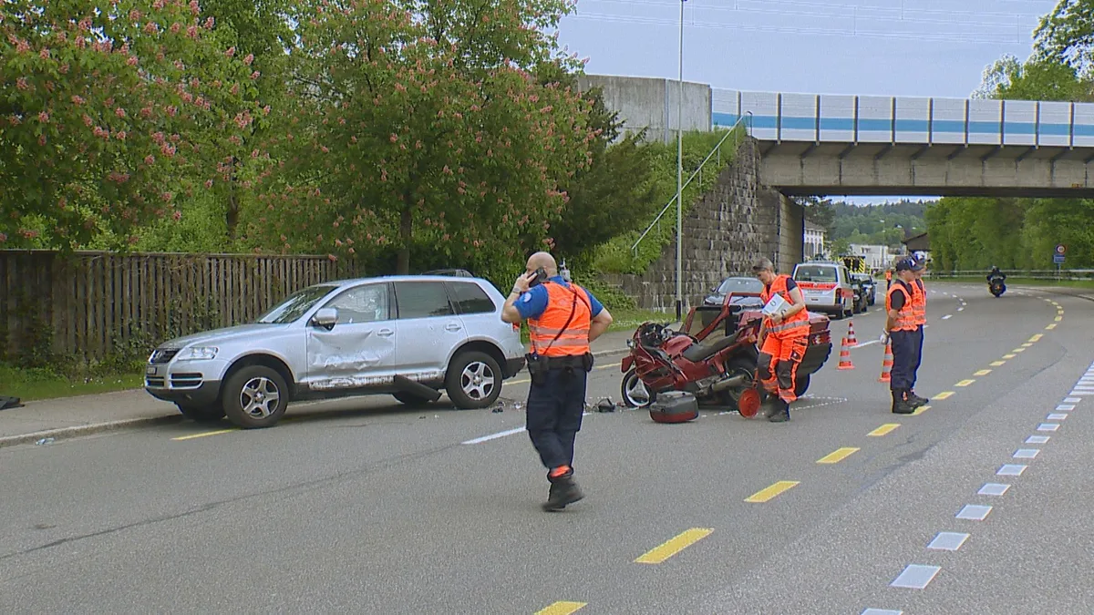 Die Zürichstrasse musste wegen des Unfalls gesperrt werden. unfall love ride