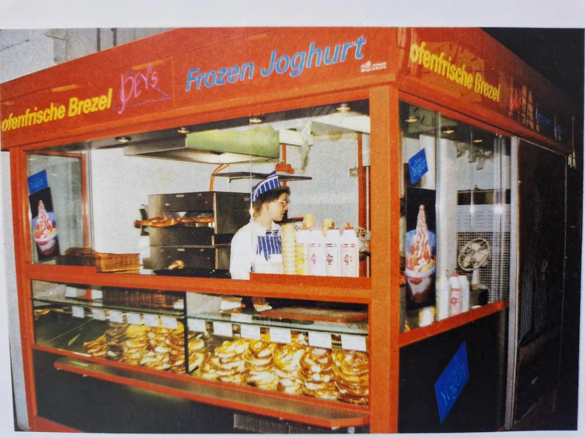 Der Stand der Familie Wiesner am Hauptbahnhof Zürich. Der Stand der Familie Wiesner am Hauptbahnhof Zürich.