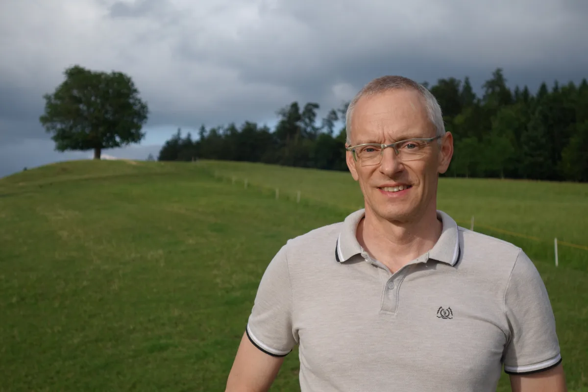 Pierre-Yves Martin aus Wildberg setzt sich gegen die potenziellen Standorte für Windkraft im Oberland und im ganzen Kanton ein.