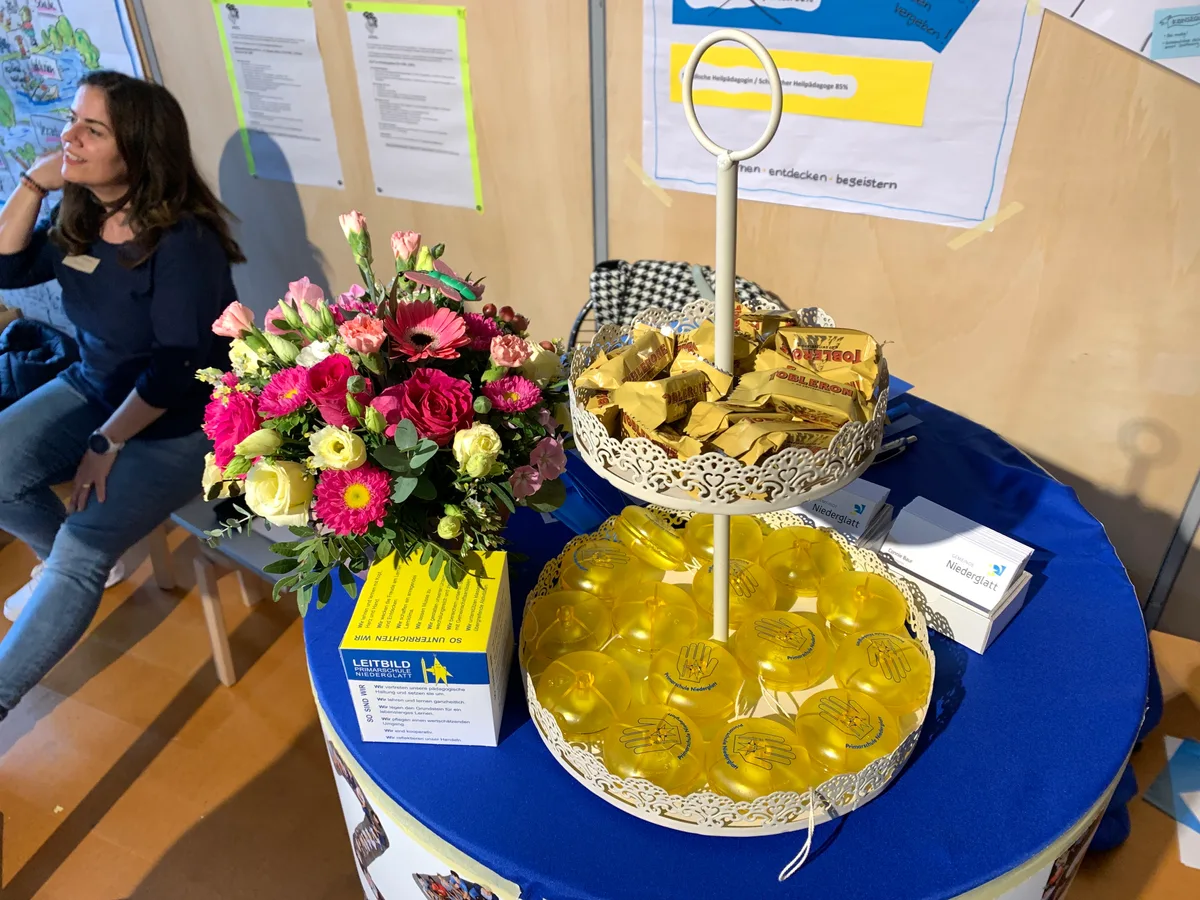 Erste Zürcher Lehrerstellenmesse am 10. Mai 2023 im Valley in Kemptthal mit rund 55 Schulen und 340 Interessentinnen und Interessenten.