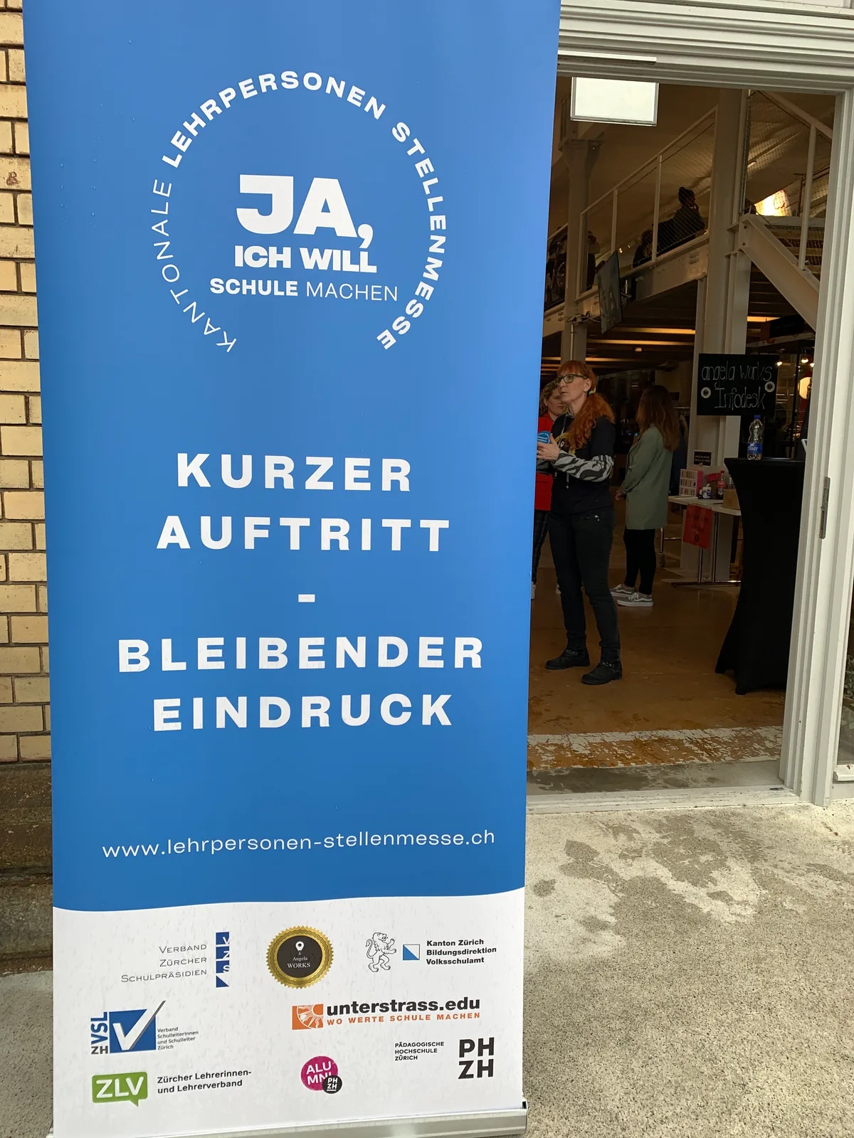 Erste Zürcher Lehrerstellenmesse am 10. Mai 2023 im Valley in Kemptthal mit rund 55 Schulen und 340 Interessentinnen und Interessenten.