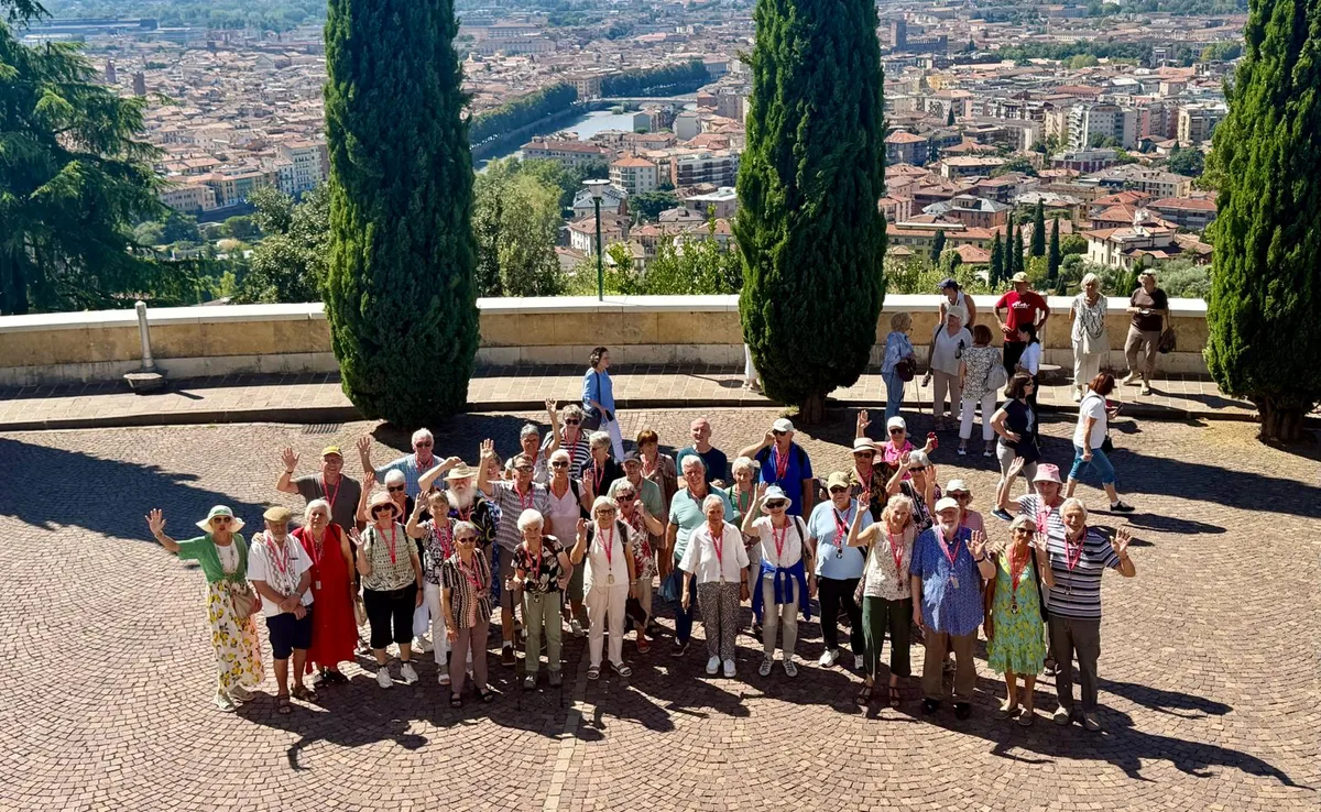 Sonnenschein am Tag, Sternenhimmel bei Nacht: Die 38-köpfige Reisegruppe aus dem Oberland erlebt vier Tage in Verona. Sonnenschein am Tag, Sternenhimmel bei Nacht: Die 38-köpfige Reisegruppe aus dem Oberland erlebt vier Tage in Verona.