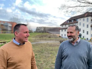 Wechsel des CEO im Wagerenhof Uster von Andreas Dürst (im grauen Pulli) zu Luk De Crom (beiger Pulli); Ansichten des Wagerenhofs am 22.2.2023 Wechsel des CEO im Wagerenhof Uster von Andreas Dürst (im grauen Pulli) zu Luk De Crom (beiger Pulli); Ansichten des Wagerenhofs am 22.2.2023