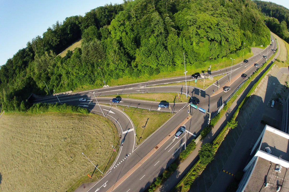 Oberlandautobahn (Bezholzkreisel und Uster) Oberlandautobahn (Bezholzkreisel und Uster)