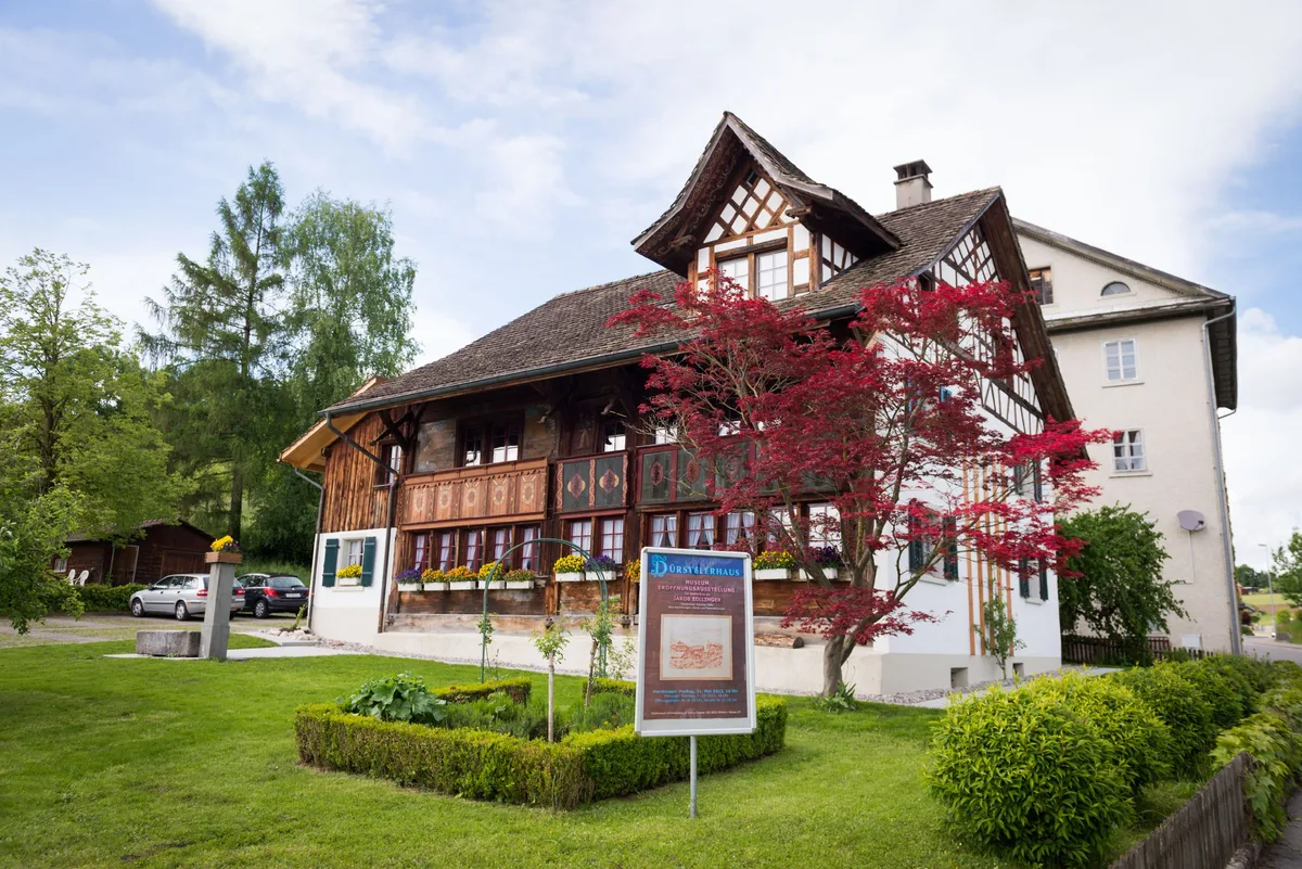 Gegen den Begegnungsplatz in unmittelbarer nähe des Dürstelerhauses hatte die Mehrheit nichts einzuwenden. (Archiv) Ein altes Haus.
