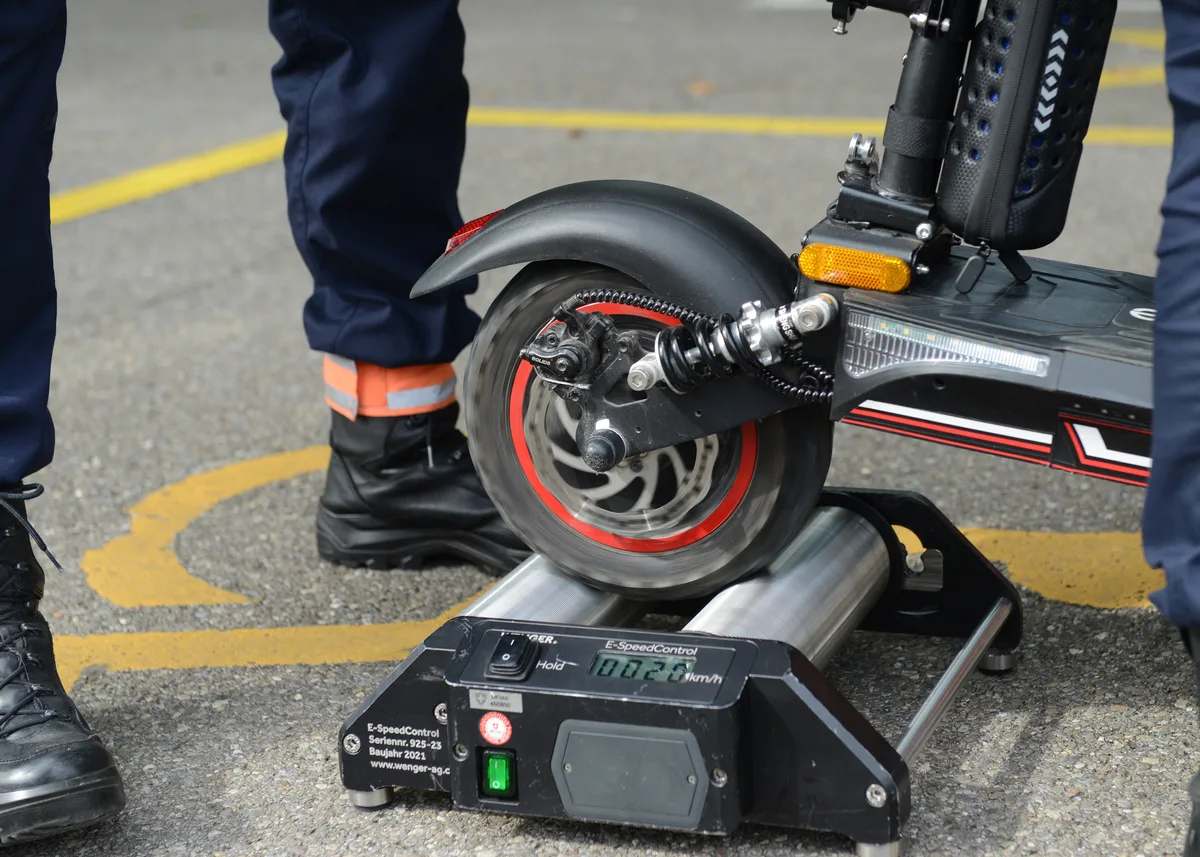 Tempomessung von Trottinett auf Miniprüfstand