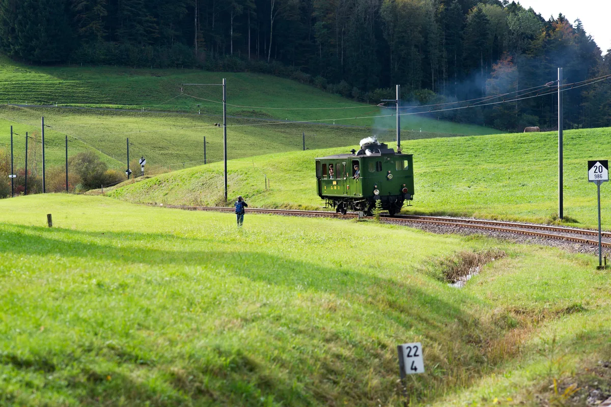 Das Fahrzeug ist auch heute noch zwischen Bauma und Hinwil anzutreffen. (Archiv) Fahrzeugtreffen