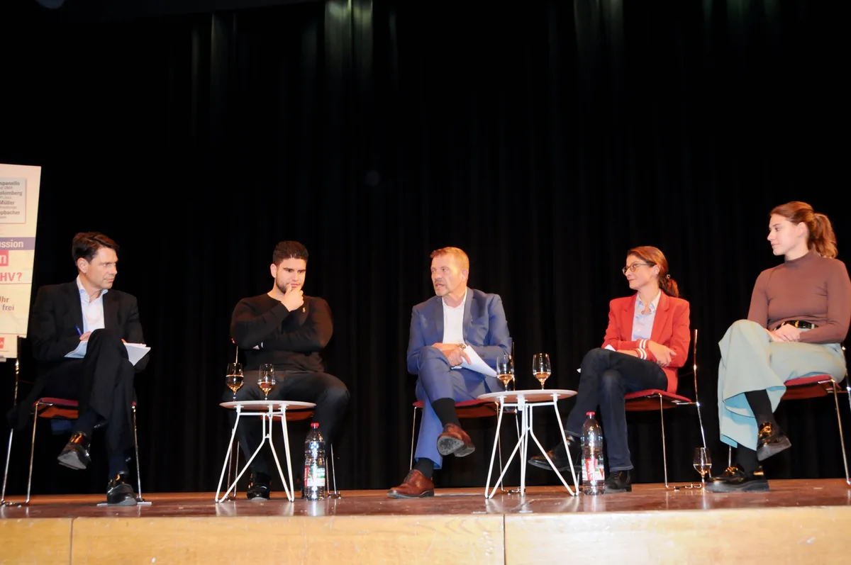 Die angeregte Gesprächsrunde mit (v.l.): Stefan Brupbacher, Matthias Müller, ZO-Chefredaktor und Moderator Michael Kaspar, Bruna Campanello und Leandra Columberg.