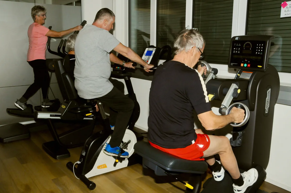 "Es geht nicht darum, Pulsspitzen zu erreichen", erklärt der Physiotherapeut das herzgesunde Training.
