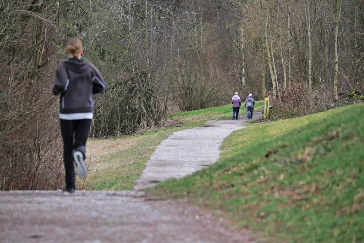 An diesen Stellen sollen die neuen Feld- und Velowege durch das Erholungsgebiet führen. An diesen Stellen sollen die neuen Feld- und Velowege durch das Erholungsgebiet führen.