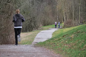 An diesen Stellen sollen die neuen Feld- und Velowege durch das Erholungsgebiet führen. An diesen Stellen sollen die neuen Feld- und Velowege durch das Erholungsgebiet führen.
