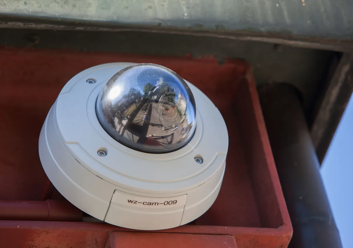 12858228-4 Videoüberwachung am Bahnhof Wetzikon