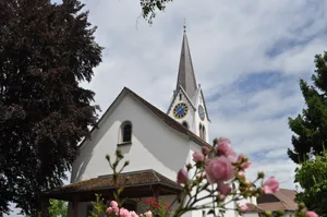 Gemäss der IG Hombergchropf würde die geplante Windkraftanlage rund sechsmal so hoch wie die Bubiker Kirche sein. Gemäss der IG Hombergchropf würde die geplante Windkraftanlage rund sechsmal so hoch wie die Bubiker Kirche sein.