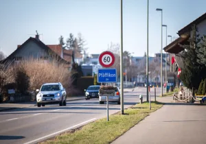Untitled Ortsschild Pfäffikon