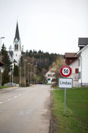 30936262-1 Die Lindauer Stimmbürgerinnen und Stimmbürger hatten am Montagabend kein Bedürfnis nach Diskussionen.