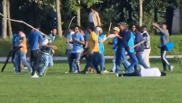 Rund 200 Personen lieferten sich am Samstag im Glattpark eine Massenschlägerei. Auch Einsatzkräfte aus dem Oberland eilten zur Verstärkung herbei.