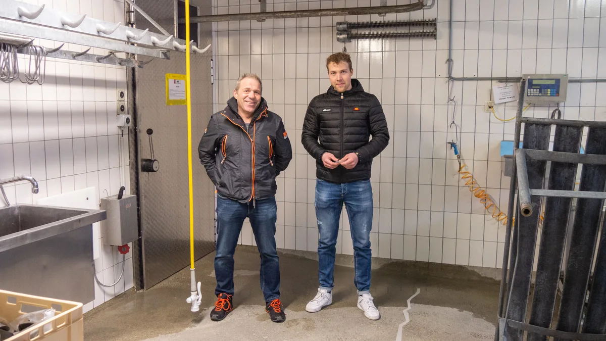 10801299-1 Vater und Sohn: Hansruedi und Mirco Jucker der Jucker Metzgerei in Kollbrunn.