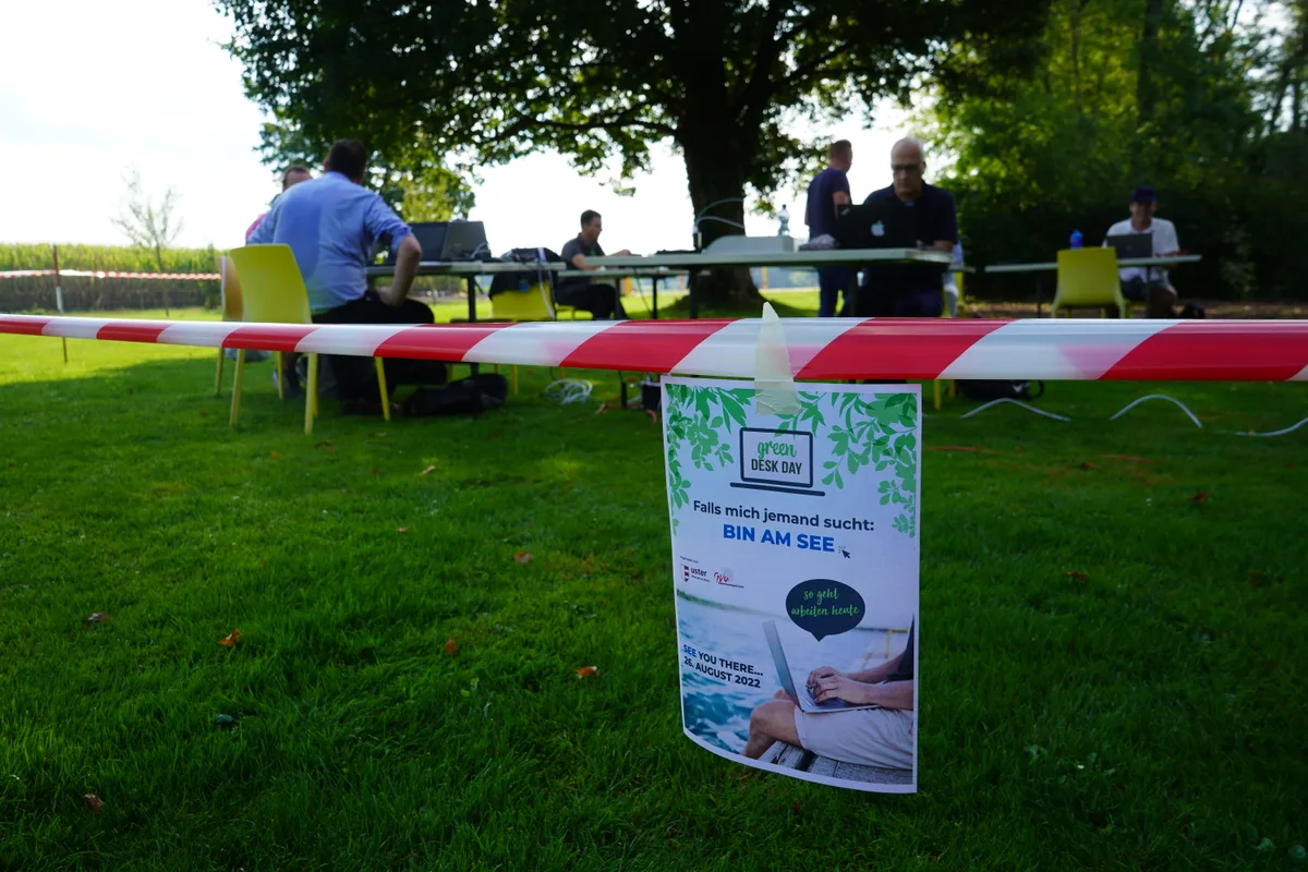Eine Aufnahme von der Premiere des Green Desk Day 2022 in der Seebadi Uster.