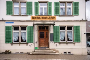 25388566-12 Inhaber Arnold Gubler sucht neue Pächter für sein Restaurant Eintracht