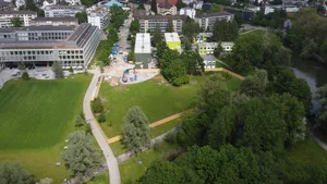 12101720-7 Kanti Uster erhält ein neues Provisorium.