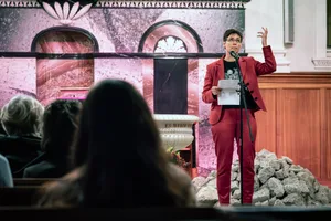 Die reformierte Kirche Uster feiert ihr 200 jähriges Bestehen mit einem Poetry Slam. Die reformierte Kirche Uster feiert ihr 200 jähriges Bestehen mit einem Poetry Slam.