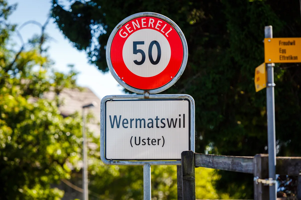 In Wermatswil gilt ab 17. Juli für zwei Wochen Einbahnverkehr.