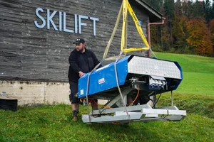 Die Ankunft des neuen Skilifts in Bäretswil. Die Ankunft des neuen Skilifts in Bäretswil.
