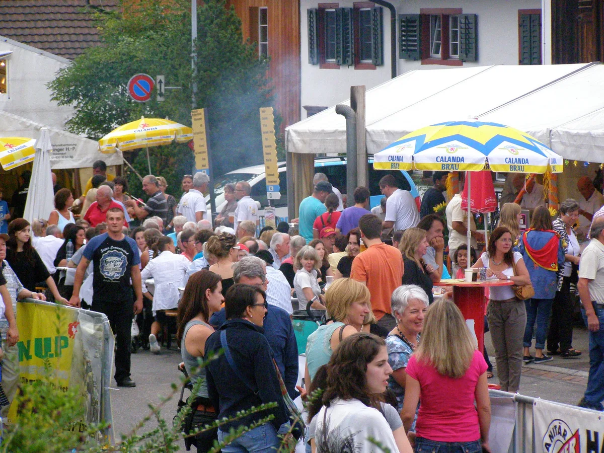 12476390-14 Dorffest Schwerzenbach