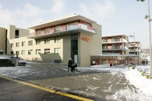 22569507-8 Neue Ueberbauung Buelgass mit Coop und Alterswohnungen
