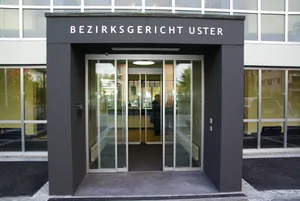 Uster Bezirksgericht Umbau und Erweiterung Einweihung Eingang Uster Bezirksgericht Umbau und Erweiterung Einweihung Eingang