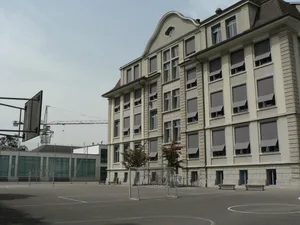 25039546-4 Oberstufenschulhaus Freiestrasse in Uster