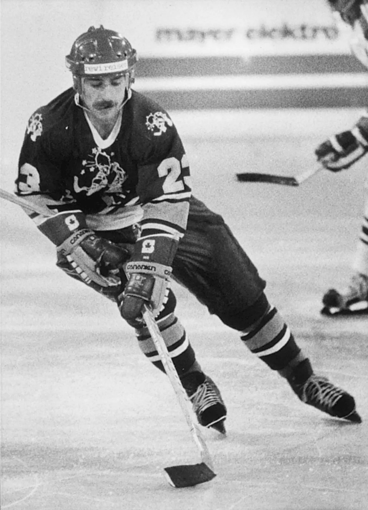 Gérald Leroux spielte sich in die Herzen der Wetziker Fans und blieb vier Jahre im Oberland. guy leroux, wetziker nlb-ausländer