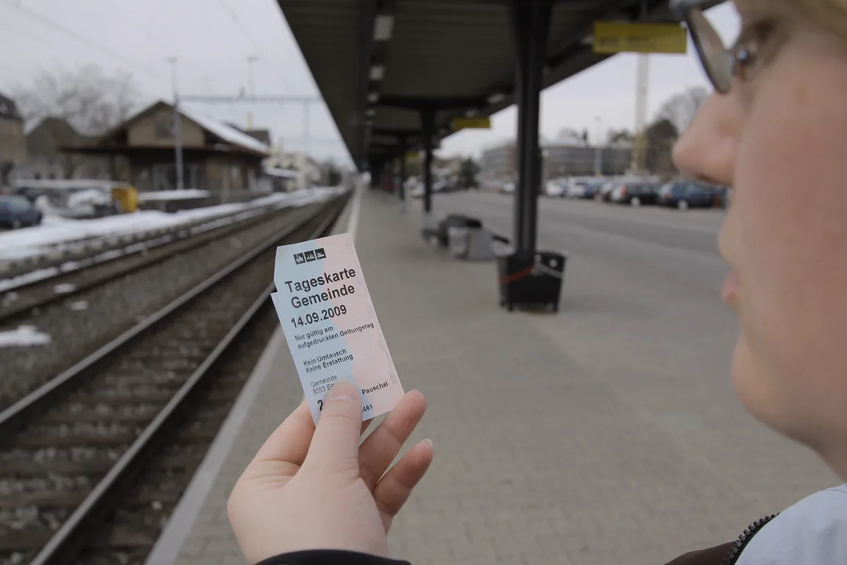 10692619-1 Gemeinden wehren sich gegen die Aenderungen der Tageskarten durch die SBB