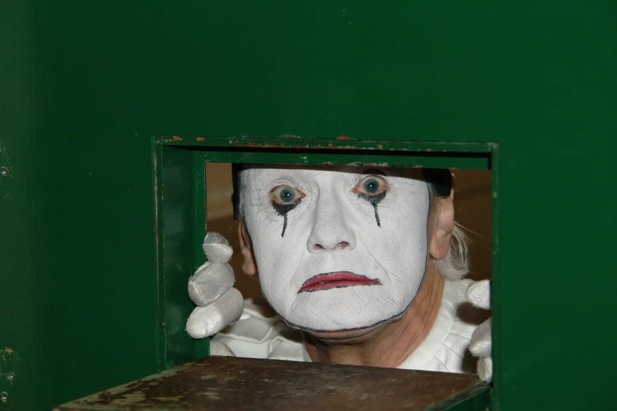 Präsentation von René Krebs’ «Kunst im Knast» im alten Bezirksgefängnis Uster.