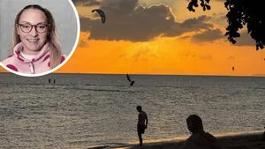 Ein unvergesslicher Ferienort: Bei Thailands traumhaften Sonnenuntergängen, kann gerne auch mal etwas liegen bleiben. Zum Beispiel eine Tasche. Ein unvergesslicher Ferienort: Bei Thailands traumhaften Sonnenuntergängen, kann gerne auch mal etwas liegen bleiben. Zum Beispiel eine Tasche.