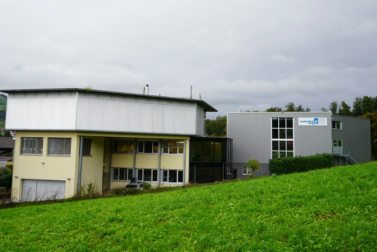 Der Firmensitz der Reichmuth + Rüegg AG in Laupen: Zu den besten Zeiten beschäftigte das Metallbau-Unternehmen rund 40 Mitarbeitende.