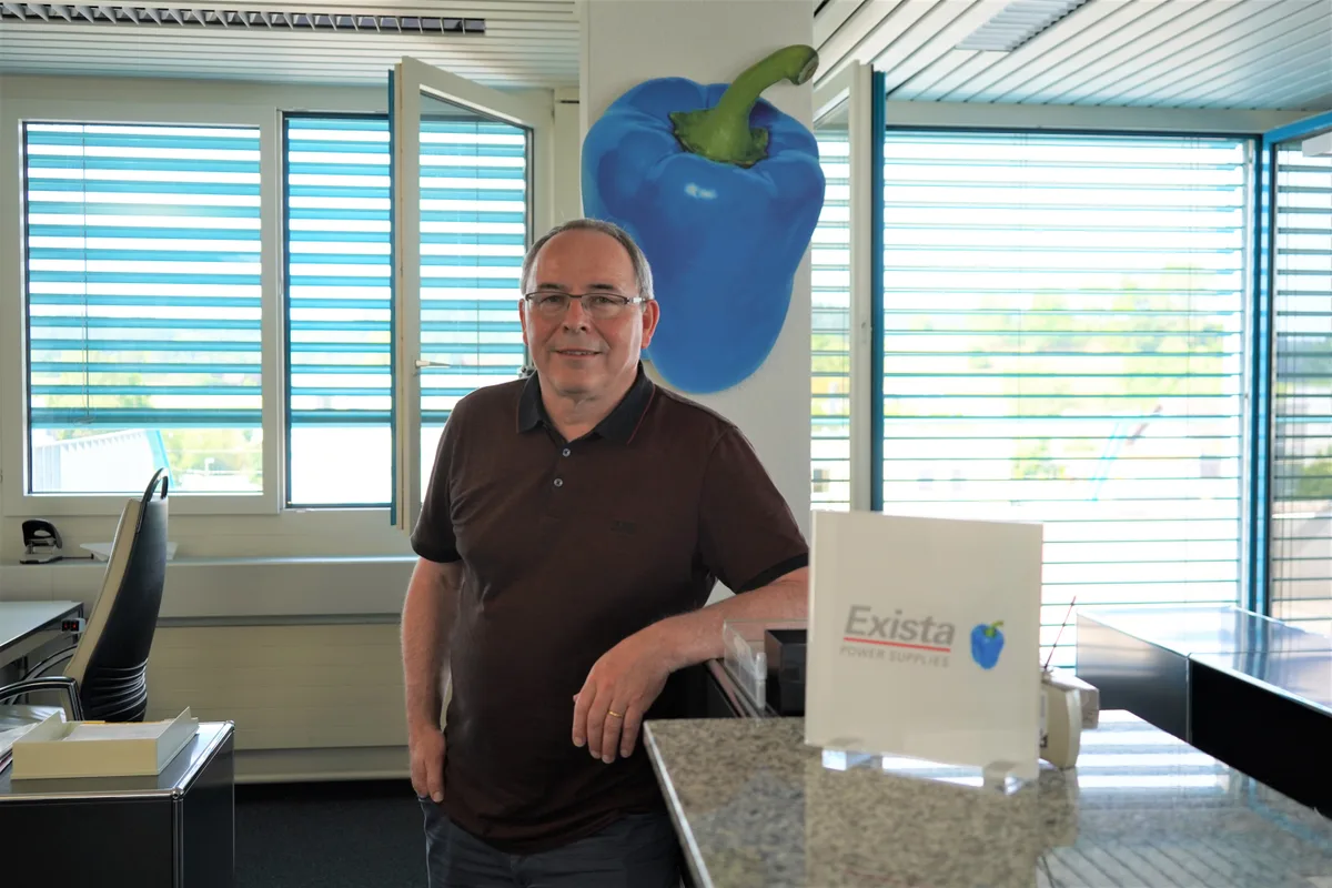 12846333-3 Sorgt für die richtige Spannung: Ernst Roth ist Geschäftsleiter und Mitinhaber der Exista AG in Fehraltorf.
