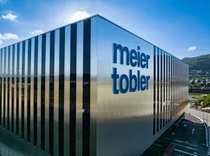 22114880-5 Nicht alles ist Gold, was glänzt: Das neue Logistikzentrum von Meier Tobler in Oberbuchsiten AG kämpft mit Kinderkrankheiten.