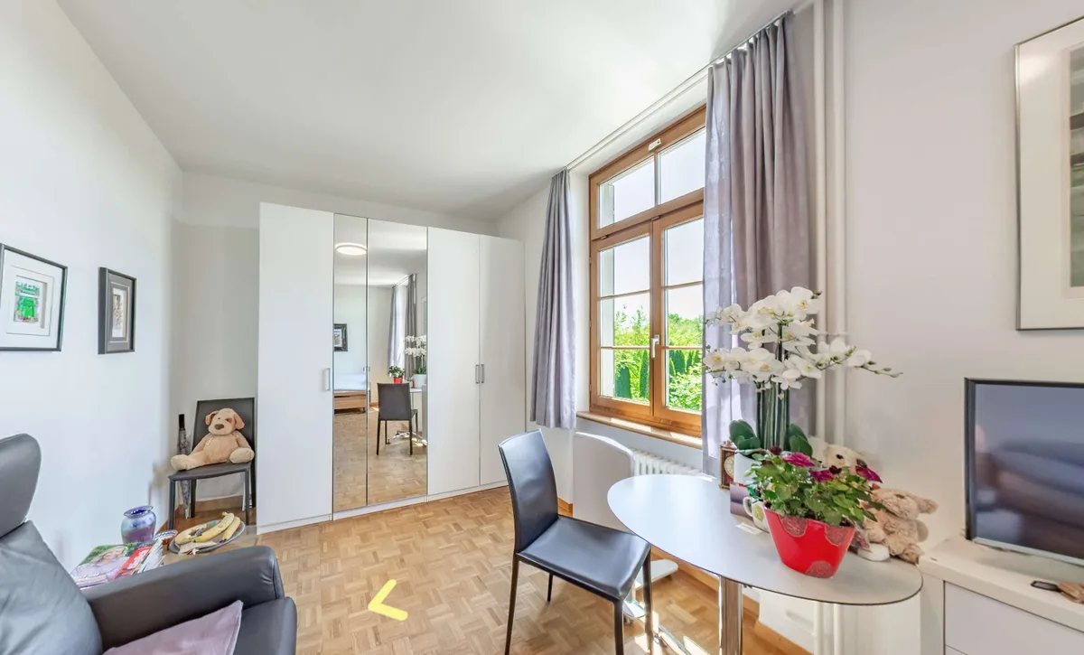 Ein Umzug ins Heim steht zur Debatte? In Uster muss man für eine erste Besichtigung nicht die eigene Wohnung verlassen. Ein Umzug ins Heim steht zur Debatte? In Uster muss man für eine erste Besichtigung nicht die eigene Wohnung verlassen.