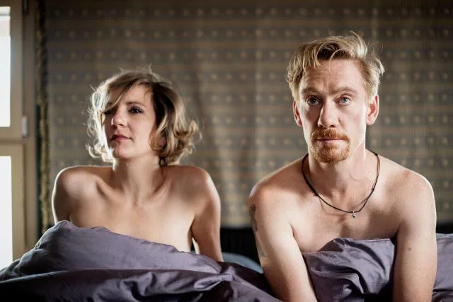 Auch in der zweiten Staffel von «Seitentriebe» kriegt man Jürg in seiner Rolle als «Robert» zu sehen. Auf dem Bild ist Jürg Plüss, ein professioneller Schauspieler aus Freudwil, in der Serie Seitentriebe zu sehen.