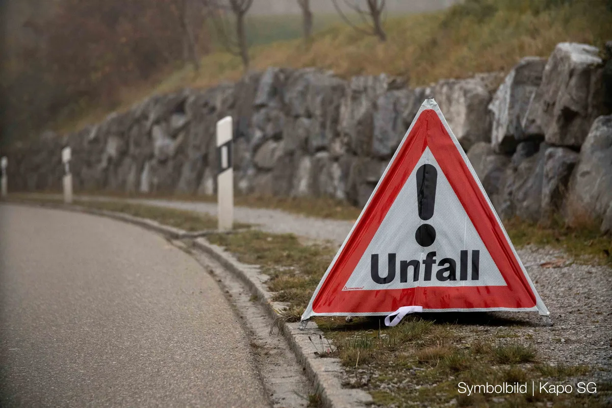 Aufsteller mit Aufschrift Unfall