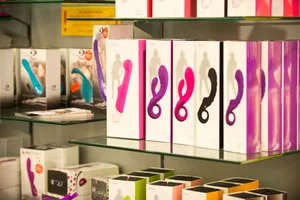 Symbolbild Sex, Erotik, Sexspielzeug, Erotikmarkt Volketswil, Reizwäsche, BH, Unterwäsche, Dildo, Vibrator. Symbolbild Sex, Erotik, Sexspielzeug, Erotikmarkt Volketswil, Reizwäsche, BH, Unterwäsche, Dildo, Vibrator.