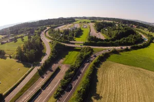 27535692-1 Oberlandautobahn (Bezholzkreisel und Uster)