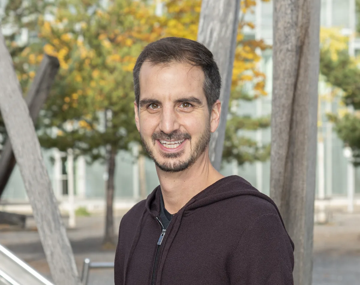 Porträtaufnahme von Väterberater Daniel Bünter Porträtaufnahme von Väterberater Daniel Bünter