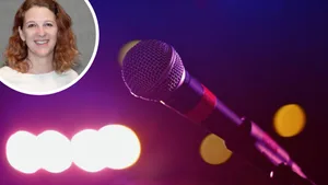 28768239-3 Ein Karaokemikrofon und ein rundes Porträtbild unserer Redaktorin Eleanor Rutman.