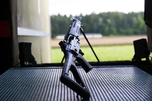 24467526-9 Am 14.7.14 fand das Ratsherrenschiessen in Uster statt. Sturmgewehr 90 im Schiessstand Schützenhaus