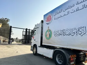 epa10954351 A humanitarian aid convoy bound for the Gaza Strip crosses the Rafah border crossing between the Gaza Strip and Egypt, in Rafah, Egypt, 02 November 2023. As per the agreement made by Egypt, Israel, and Hamas, a number of foreign nationals and individuals with critical injuries will be permitted to evacuate the besieged territory. More than 8,500 Palestinians and at least 1,400 Israelis have been killed, according to the Israel Defense Forces (IDF) and the Palestinian health authority, since Hamas militants launched an attack against Israel from the Gaza Strip on 07 October, and the Israeli operations in Gaza and the West Bank which followed it. EPA/STRINGER epa10954351 A humanitarian aid convoy bound for the Gaza Strip crosses the Rafah border crossing between the Gaza Strip and Egypt, in Rafah, Egypt, 02 November 2023. As per the agreement made by Egypt, Israel, and Hamas, a number of foreign nationals and individuals with critical injuries will be permitted to evacuate the besieged territory. More than 8,500 Palestinians and at least 1,400 Israelis have been killed, according to the Israel Defense Forces (IDF) and the Palestinian health authority, since Hamas militants launched an attack against Israel from the Gaza Strip on 07 October, and the Israeli operations in Gaza and the West Bank which followed it. EPA/STRINGER