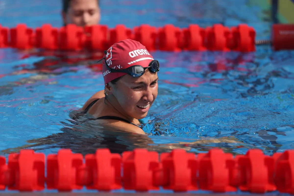 Das ging zügig: Vanna Djakovic erreichte schon an ihrer ersten Elite-EM einen Final. epa11431783 Vanna Djakovic of Switzerland competes during the Women's 400m Freestyle heats at the European Aquatics Championships Belgrade 2024, in Belgrade, Serbia, 23 June 2024. EPA/ANDREJ CUKIC